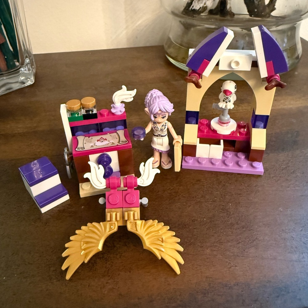 Retired LEGO elves Aira's Creative Workshop 41071